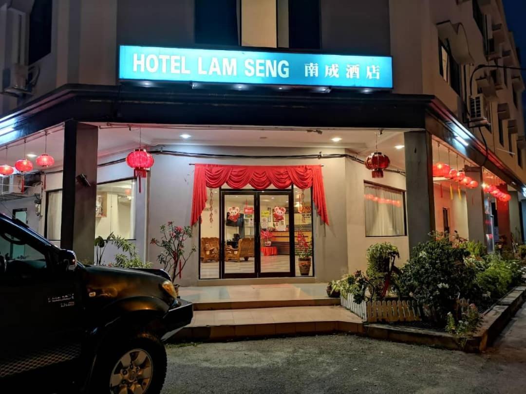 Hotel Lam Seng Pantai Remis Exterior foto