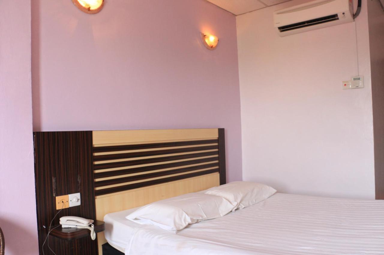 Hotel Lam Seng Pantai Remis Exterior foto